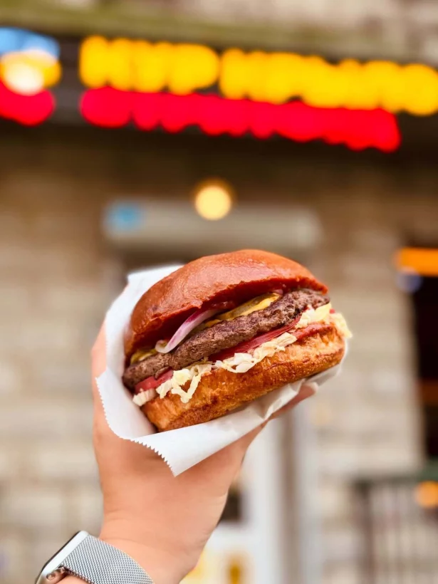 Интерьер/Экстерьер/Банкетная зона/Бар/Стол для двоих/Вход/Главный зал/Lounge зона фастфуд Кур Крыло фото