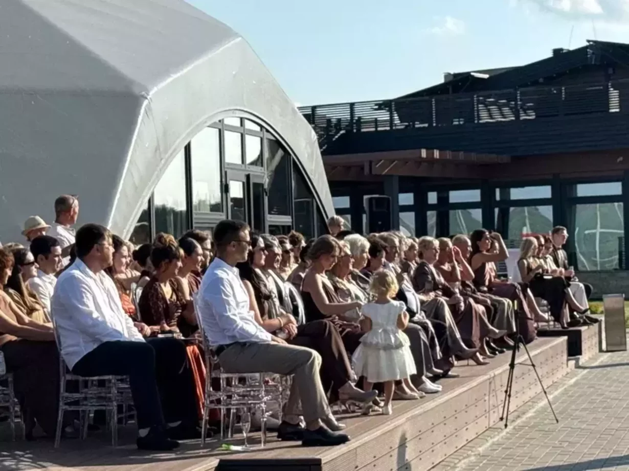 Интерьер/Экстерьер/Банкетная зона/Бар/Стол для двоих/Вход/Главный зал/Lounge зона ресторан Gorki Golf & Resort фото