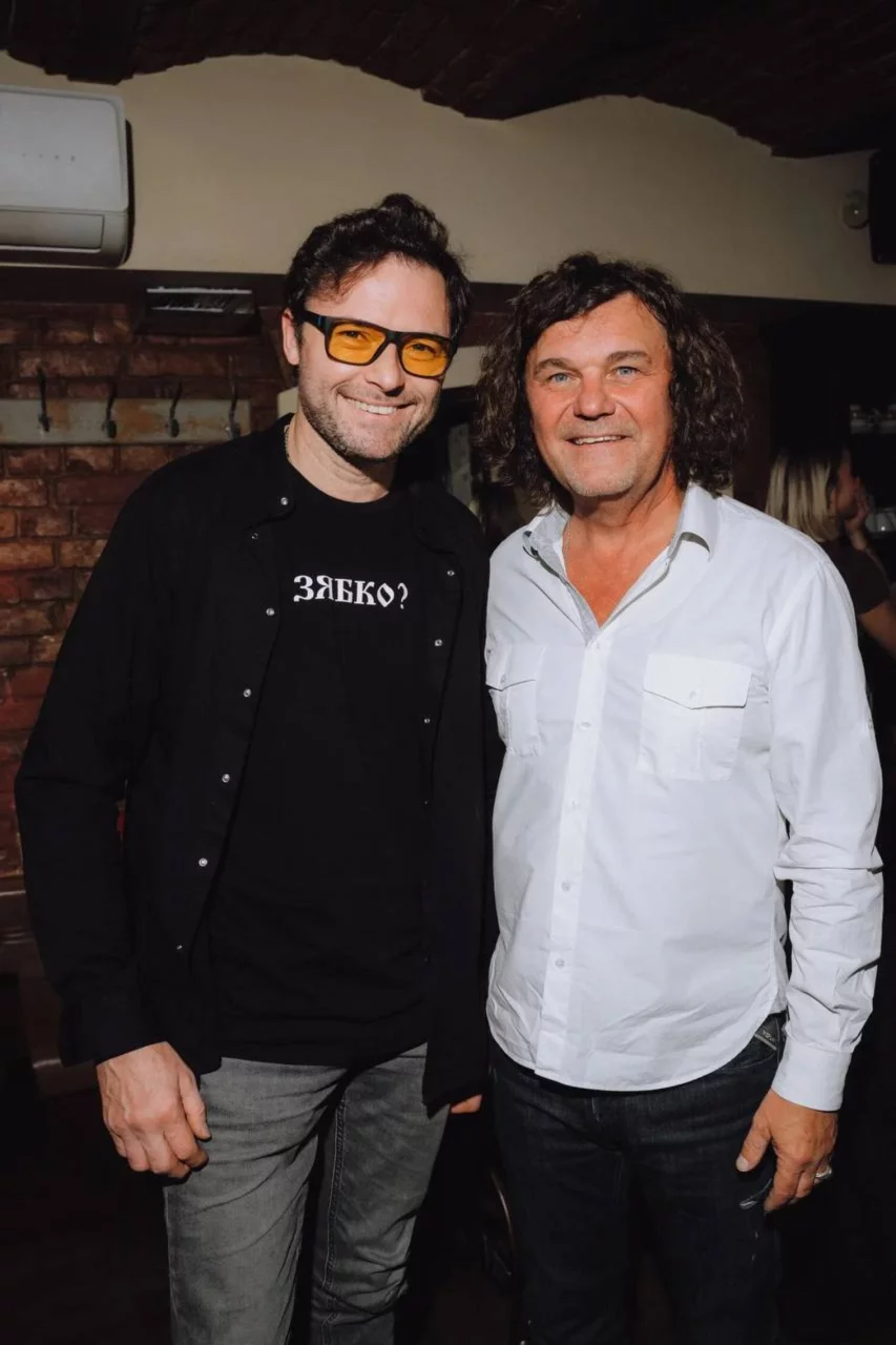 Интерьер/Экстерьер/Банкетная зона/Бар/Стол для двоих/Вход/Главный зал/Lounge зона бар Karabas bar фото