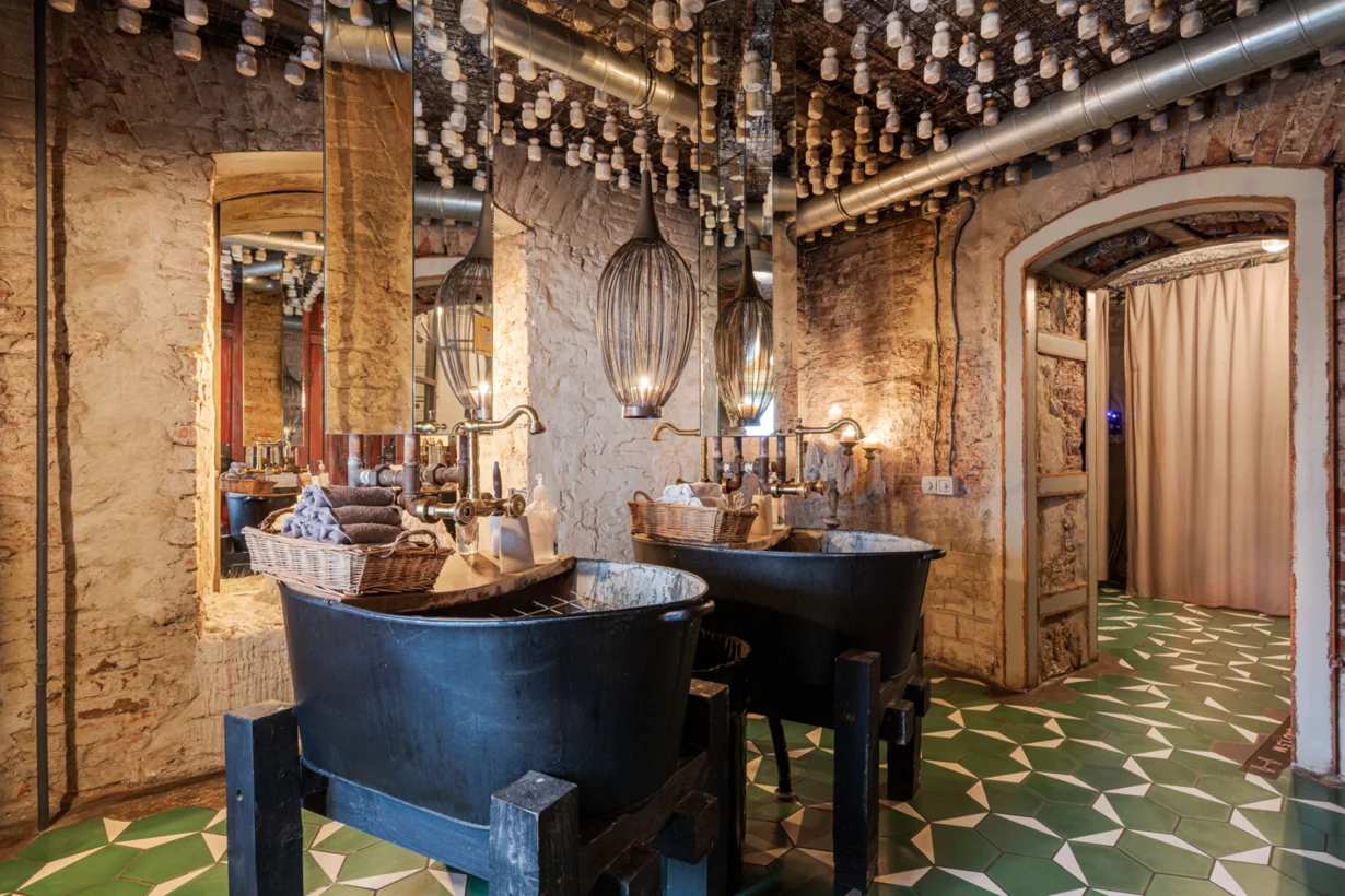 Интерьер/Экстерьер/Банкетная зона/Бар/Стол для двоих/Вход/Главный зал/Lounge зона ресторан DiDi фото