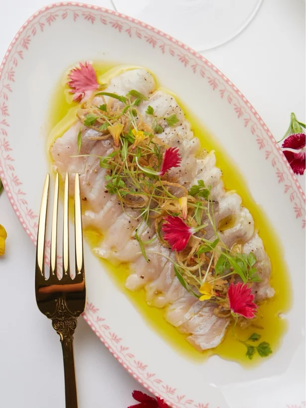 Интерьер/Экстерьер/Банкетная зона/Бар/Стол для двоих/Вход/Главный зал/Lounge зона ресторан Gourmet фото