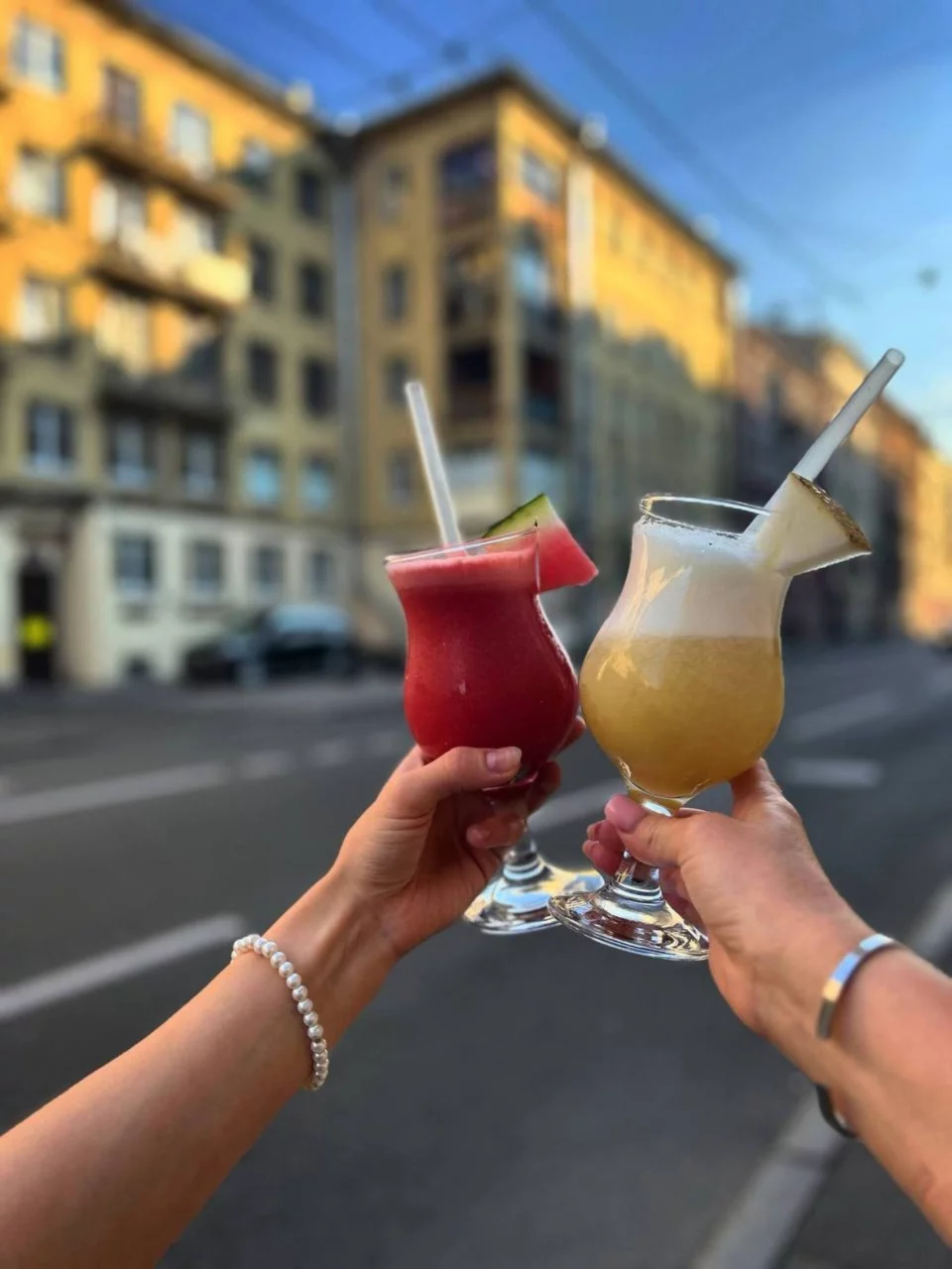 Интерьер/Экстерьер/Банкетная зона/Бар/Стол для двоих/Вход/Главный зал/Lounge зона ресторан Le Bistrot de la Ferm фото