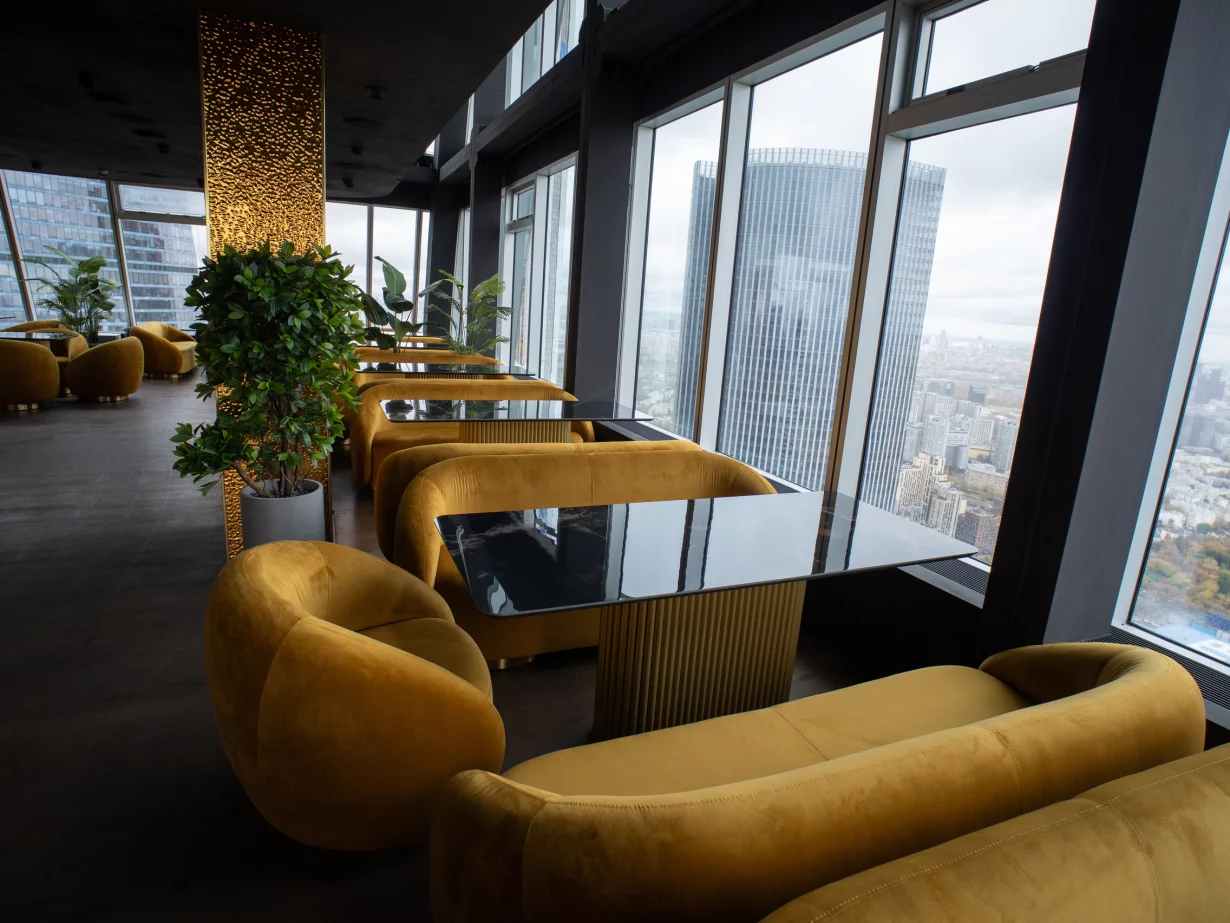 Интерьер/Экстерьер/Банкетная зона/Бар/Стол для двоих/Вход/Главный зал/Lounge зона ресторан Oblako 58 фото