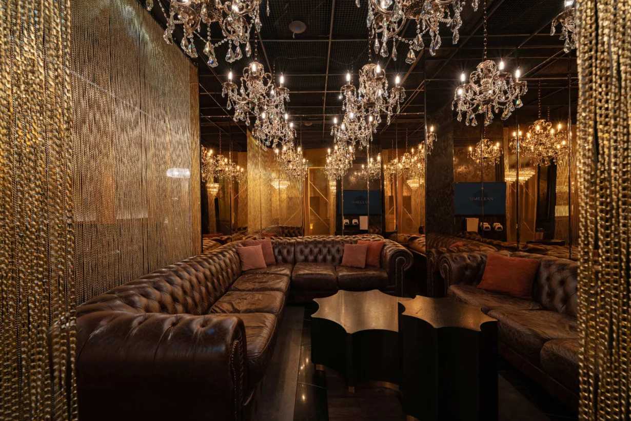 Интерьер/Экстерьер/Банкетная зона/Бар/Стол для двоих/Вход/Главный зал/Lounge зона кальянная Timeless Охотный Ряд фото