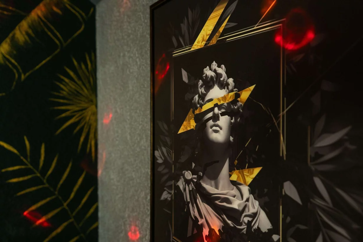 Интерьер/Экстерьер/Банкетная зона/Бар/Стол для двоих/Вход/Главный зал/Lounge зона клуб Соло фото