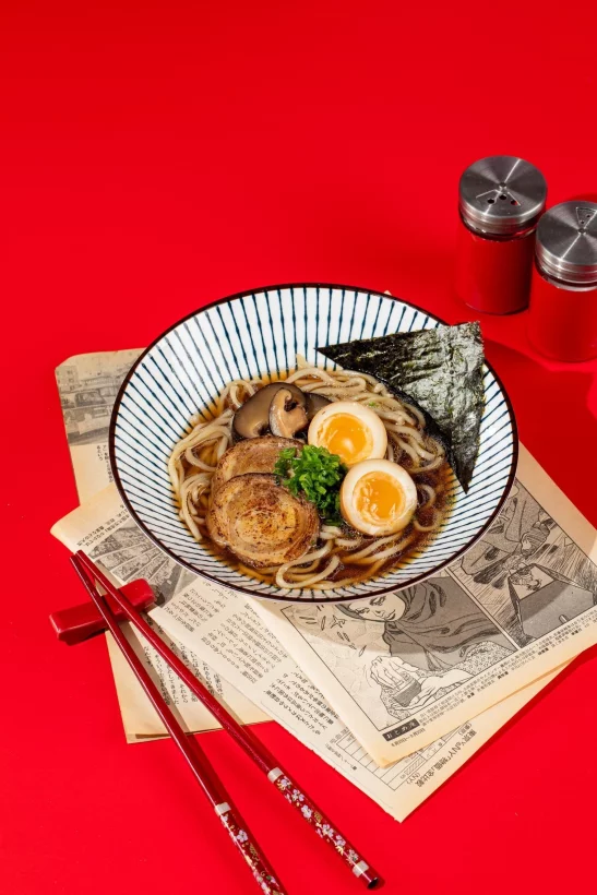 Интерьер/Экстерьер/Банкетная зона/Бар/Стол для двоих/Вход/Главный зал/Lounge зона бар Лапшичка от Сергея Орлова фото