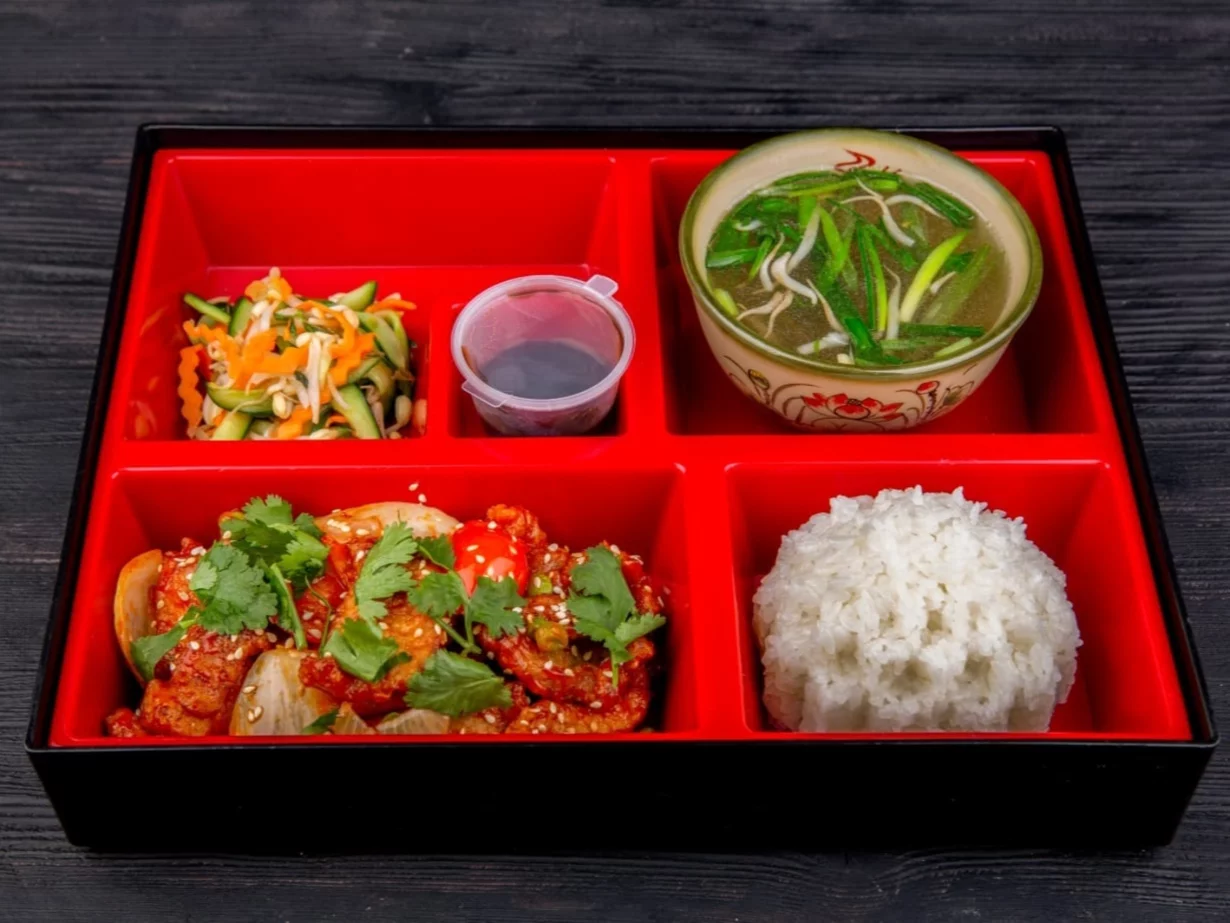 Интерьер/Экстерьер/Банкетная зона/Бар/Стол для двоих/Вход/Главный зал/Lounge зона корнер Pho Viet фото