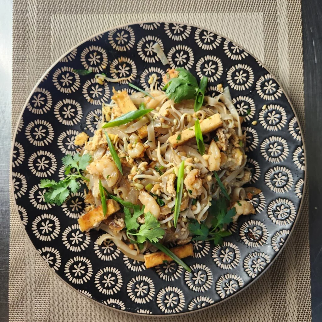 Интерьер/Экстерьер/Банкетная зона/Бар/Стол для двоих/Вход/Главный зал/Lounge зона ресторан Первая лапшичная стрит фото