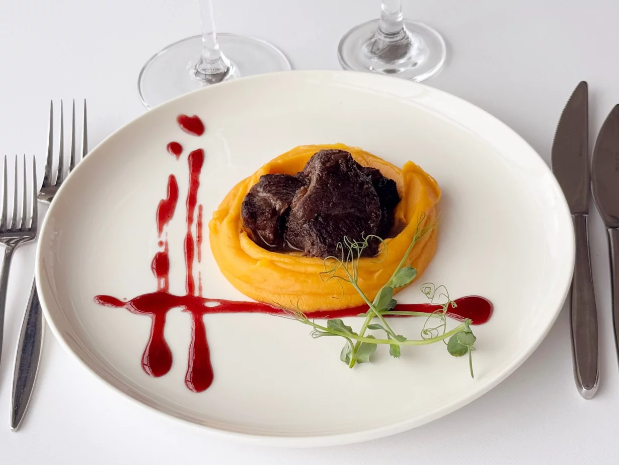 Интерьер/Экстерьер/Банкетная зона/Бар/Стол для двоих/Вход/Главный зал/Lounge зона ресторан Пространство 360 фото