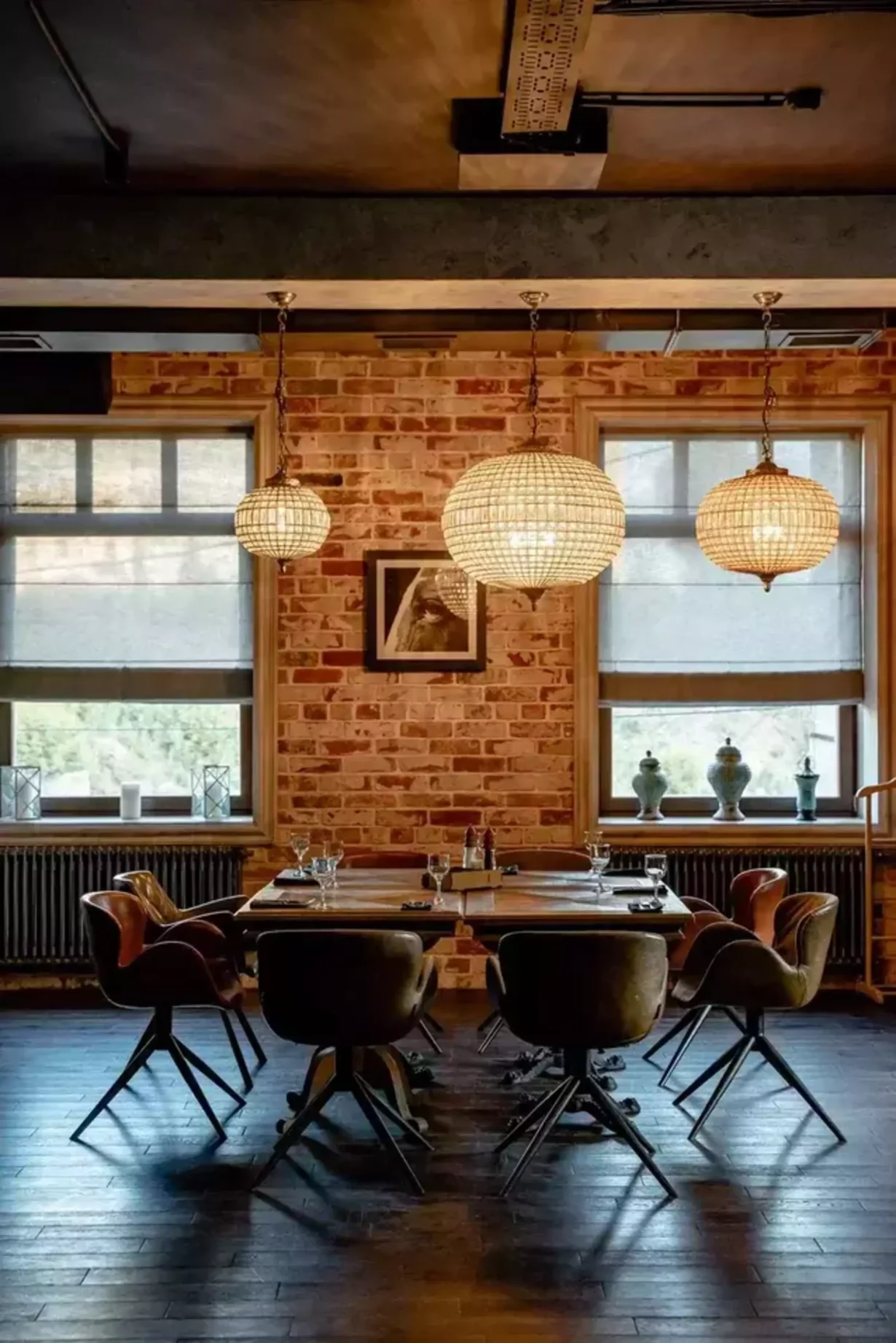 Интерьер/Экстерьер/Банкетная зона/Бар/Стол для двоих/Вход/Главный зал/Lounge зона ресторан Некрасов фото