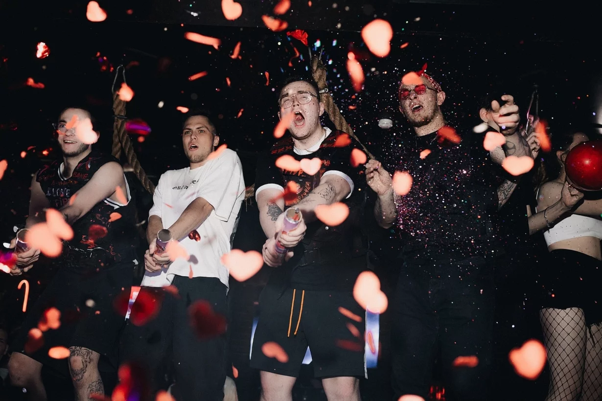 Интерьер/Экстерьер/Банкетная зона/Бар/Стол для двоих/Вход/Главный зал/Lounge зона клуб Синий Nebar фото