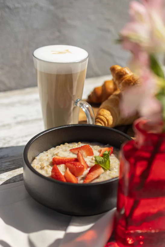 Интерьер/Экстерьер/Банкетная зона/Бар/Стол для двоих/Вход/Главный зал/Lounge зона ресторан Sadu фото