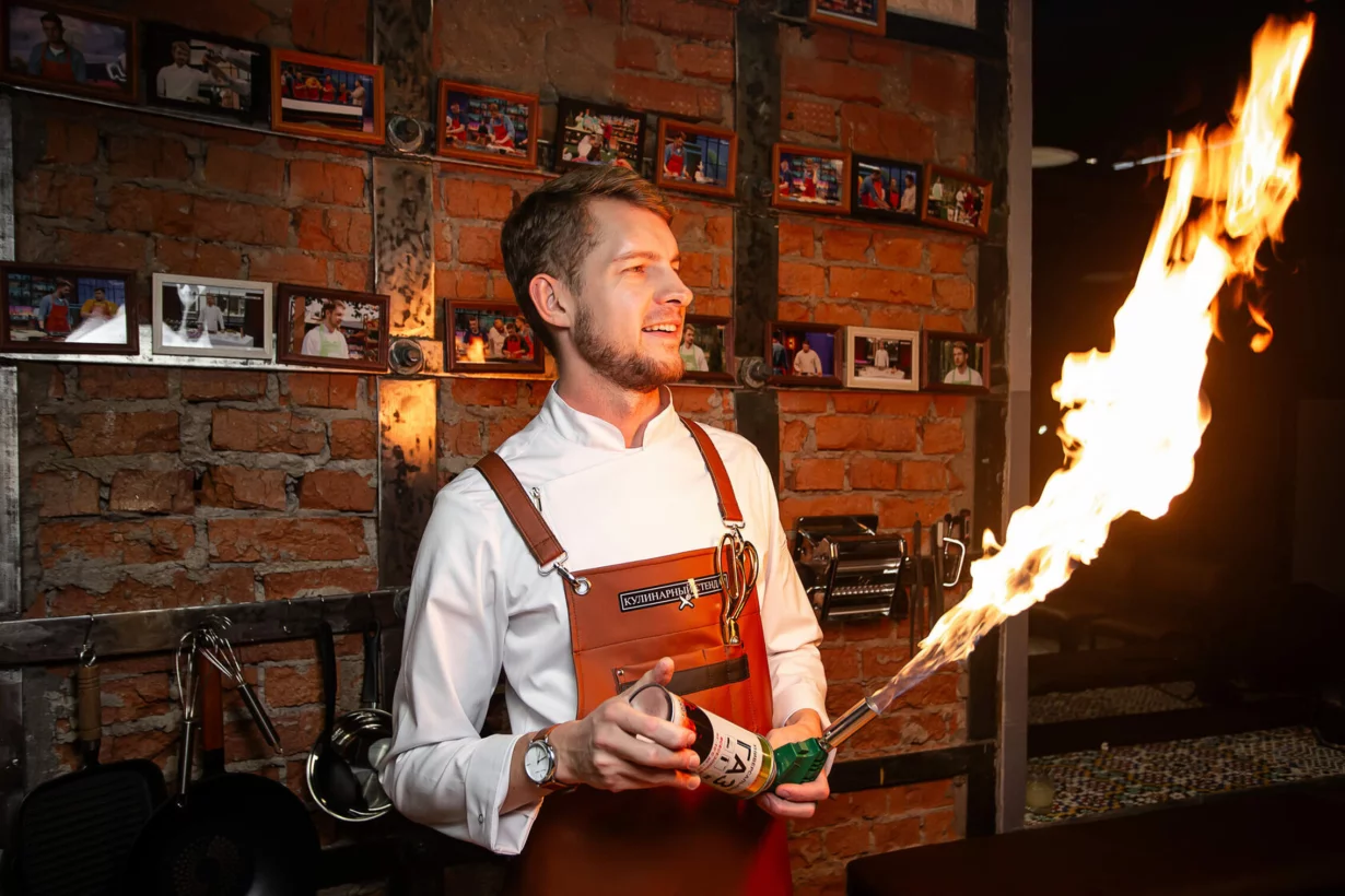 Интерьер/Экстерьер/Банкетная зона/Бар/Стол для двоих/Вход/Главный зал/Lounge зона кулинарная студия Кулинарный стендап фото