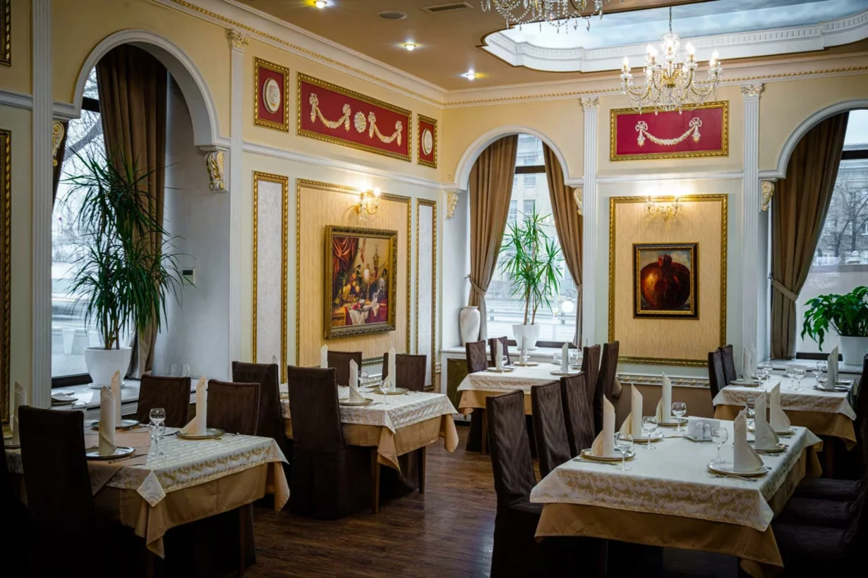 Интерьер/Экстерьер/Банкетная зона/Бар/Стол для двоих/Вход/Главный зал/Lounge зона ресторан Шах Баку фото