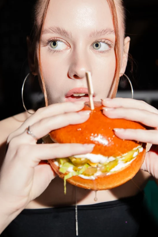 Интерьер/Экстерьер/Банкетная зона/Бар/Стол для двоих/Вход/Главный зал/Lounge зона бар Groodki фото