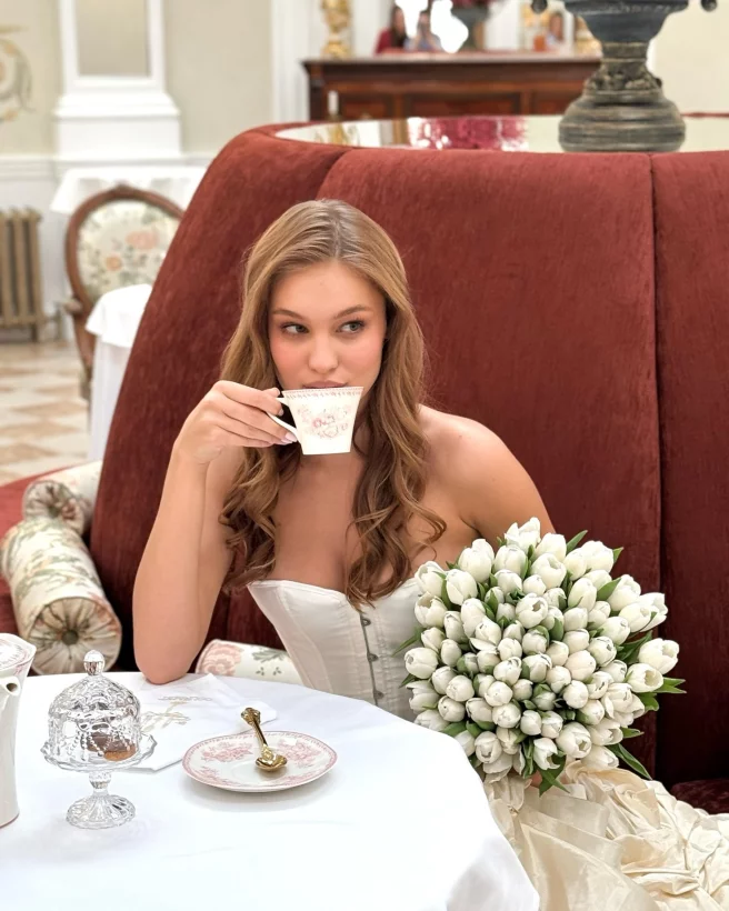 Интерьер/Экстерьер/Банкетная зона/Бар/Стол для двоих/Вход/Главный зал/Lounge зона ресторан Gourmet фото