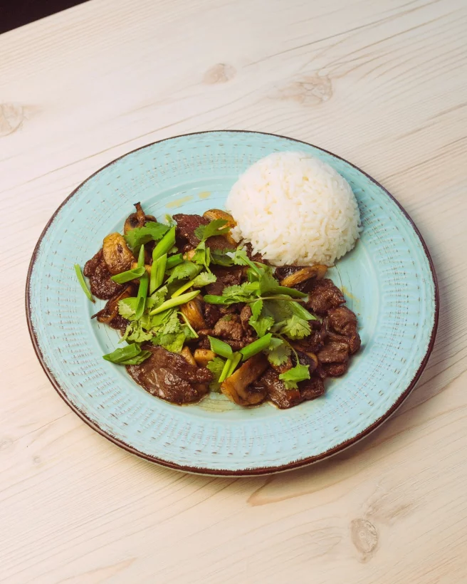 Интерьер/Экстерьер/Банкетная зона/Бар/Стол для двоих/Вход/Главный зал/Lounge зона ресторан Osh фото