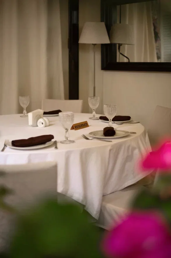 Интерьер/Экстерьер/Банкетная зона/Бар/Стол для двоих/Вход/Главный зал/Lounge зона ресторан Сахли фото