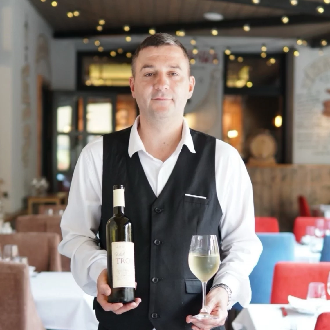 Интерьер/Экстерьер/Банкетная зона/Бар/Стол для двоих/Вход/Главный зал/Lounge зона ресторан Субботица Фили фото