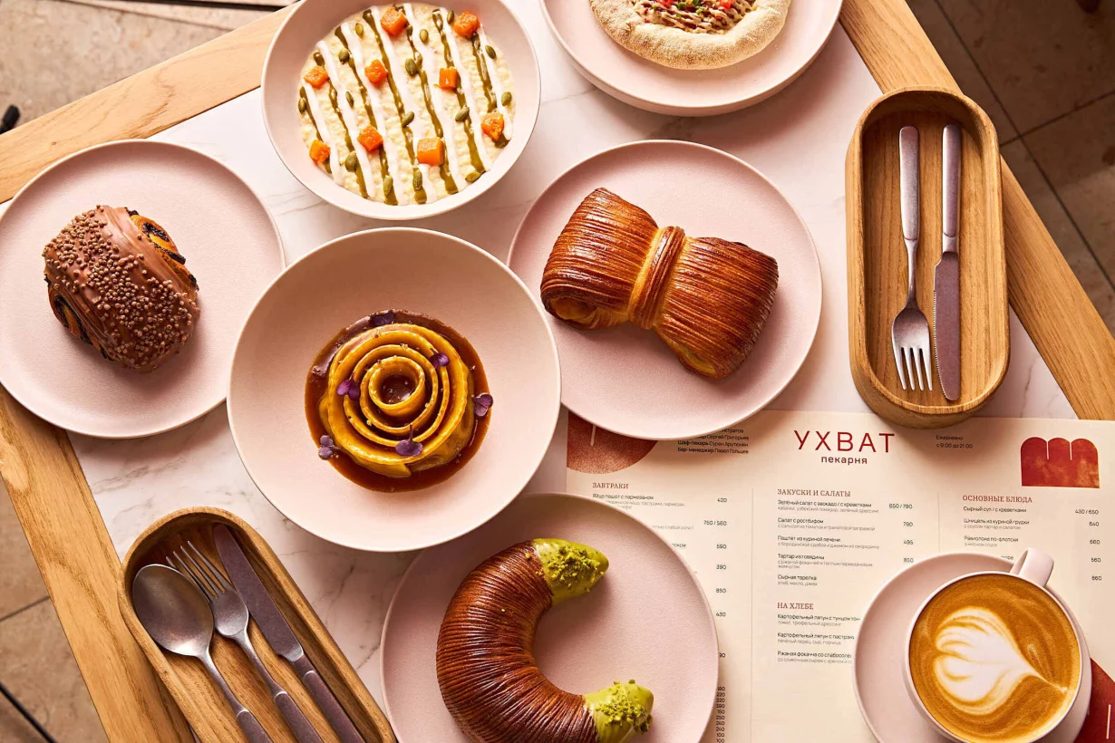 Интерьер/Экстерьер/Банкетная зона/Бар/Стол для двоих/Вход/Главный зал/Lounge зона пекарня Ухват фото