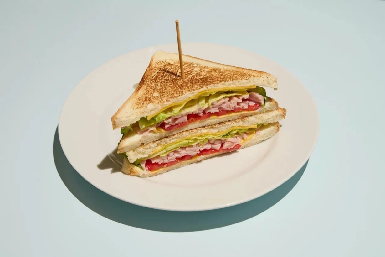 Интерьер/Экстерьер/Банкетная зона/Бар/Стол для двоих/Вход/Главный зал/Lounge зона фастфуд Джодас фото