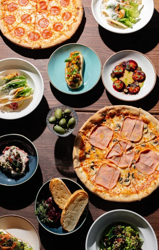 Интерьер/Экстерьер/Банкетная зона/Бар/Стол для двоих/Вход/Главный зал/Lounge зона ресторан Sapori di Italia фото