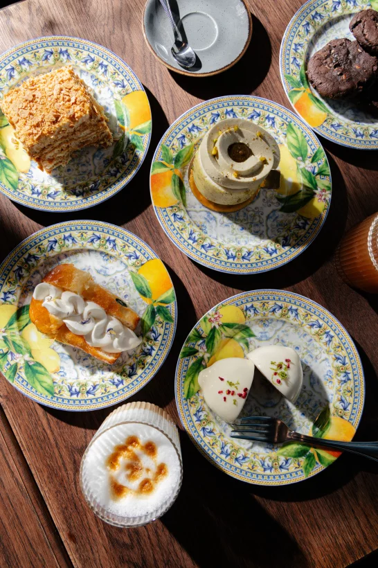 Интерьер/Экстерьер/Банкетная зона/Бар/Стол для двоих/Вход/Главный зал/Lounge зона ресторан Sapori di Italia фото