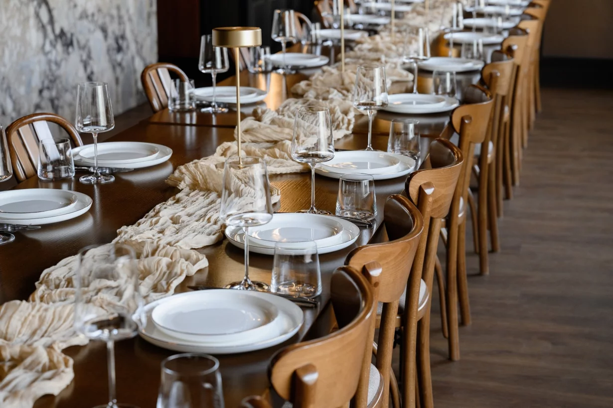 Интерьер/Экстерьер/Банкетная зона/Бар/Стол для двоих/Вход/Главный зал/Lounge зона банкетный зал Сезоны на Фонтанке фото