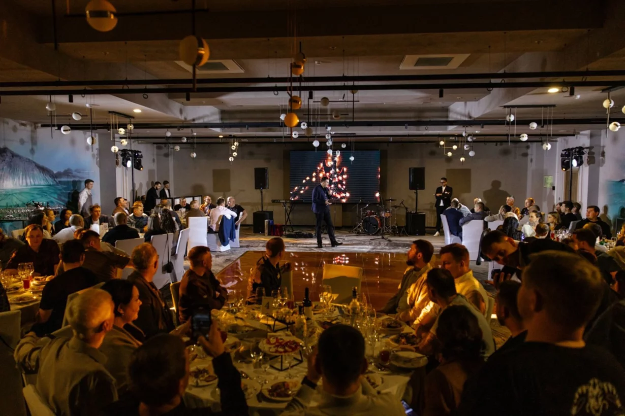 Интерьер/Экстерьер/Банкетная зона/Бар/Стол для двоих/Вход/Главный зал/Lounge зона ресторан Domina Пулково фото