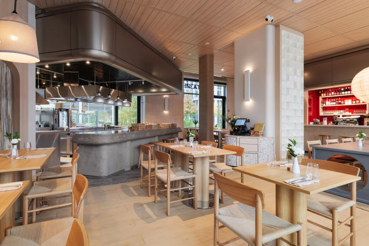 Интерьер/Экстерьер/Банкетная зона/Бар/Стол для двоих/Вход/Главный зал/Lounge зона ресторан «М2 Органик клуб» Слава фото