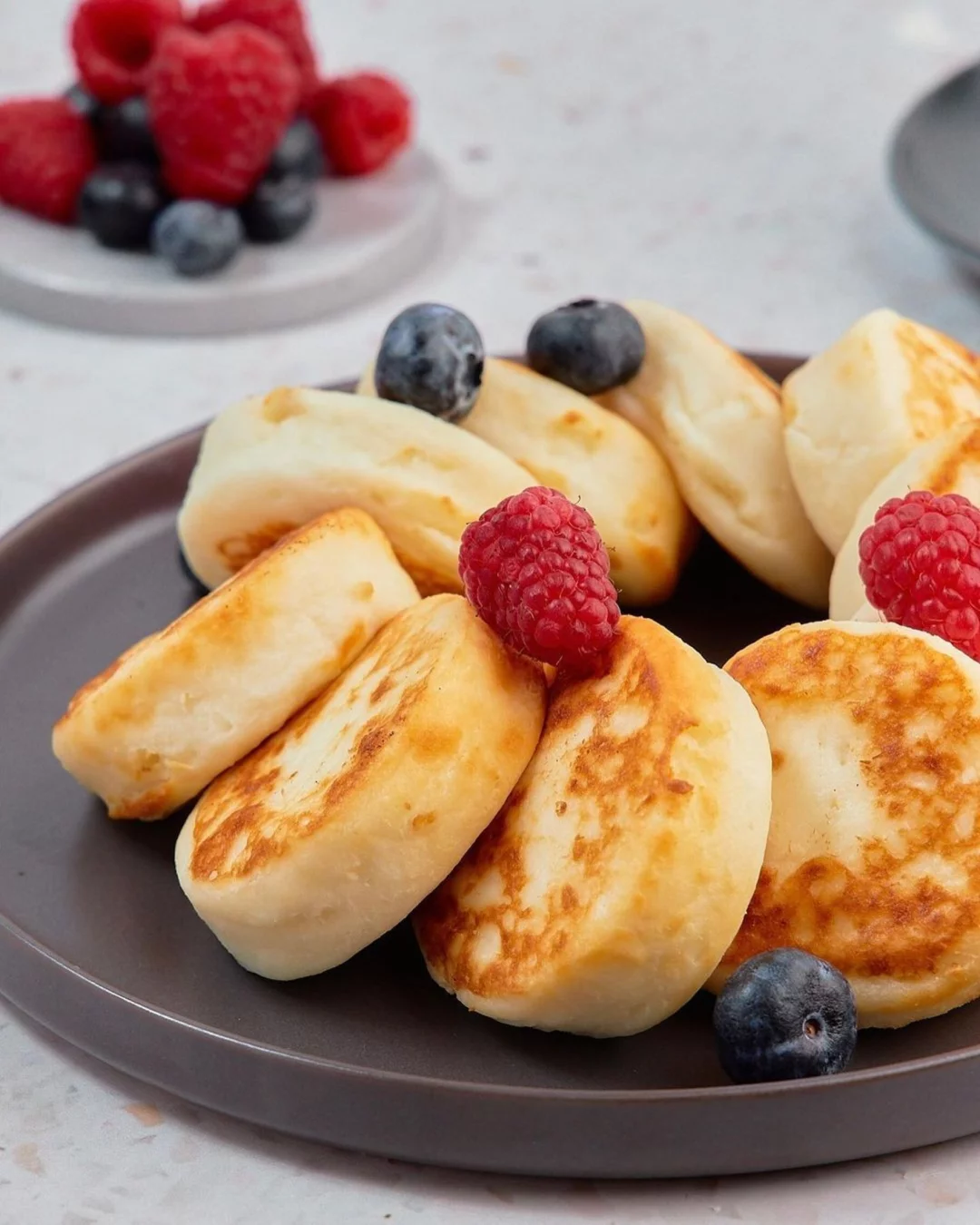 Интерьер/Экстерьер/Банкетная зона/Бар/Стол для двоих/Вход/Главный зал/Lounge зона корнер Токио-City фото