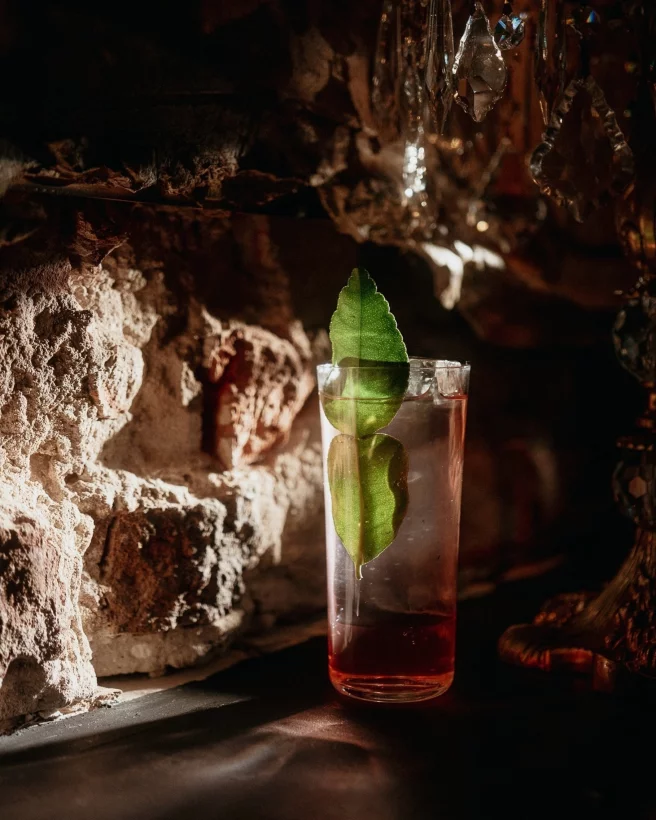 Интерьер/Экстерьер/Банкетная зона/Бар/Стол для двоих/Вход/Главный зал/Lounge зона бар Mendeleev Bar & Music фото