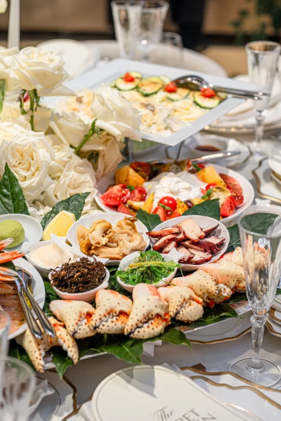 Интерьер/Экстерьер/Банкетная зона/Бар/Стол для двоих/Вход/Главный зал/Lounge зона ресторан La Marée фото