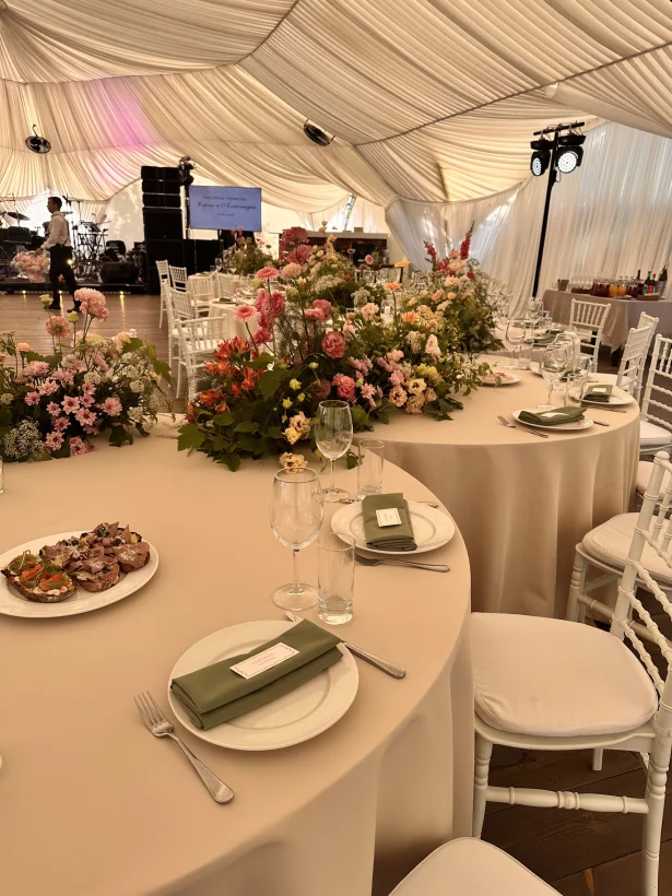 Интерьер/Экстерьер/Банкетная зона/Бар/Стол для двоих/Вход/Главный зал/Lounge зона ресторан Берег фото