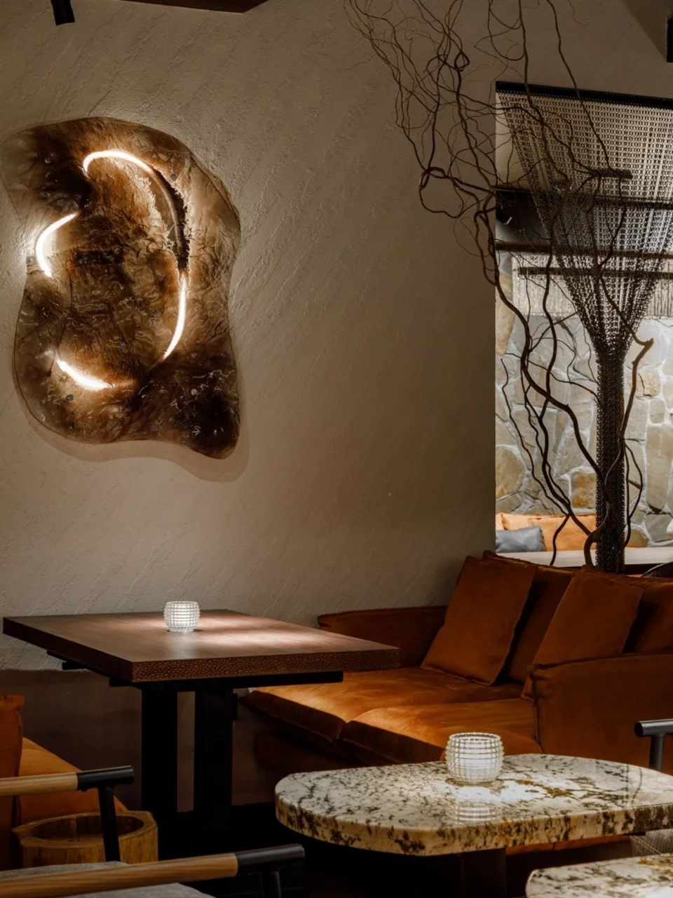 Интерьер/Экстерьер/Банкетная зона/Бар/Стол для двоих/Вход/Главный зал/Lounge зона бар Лед и пламя фото