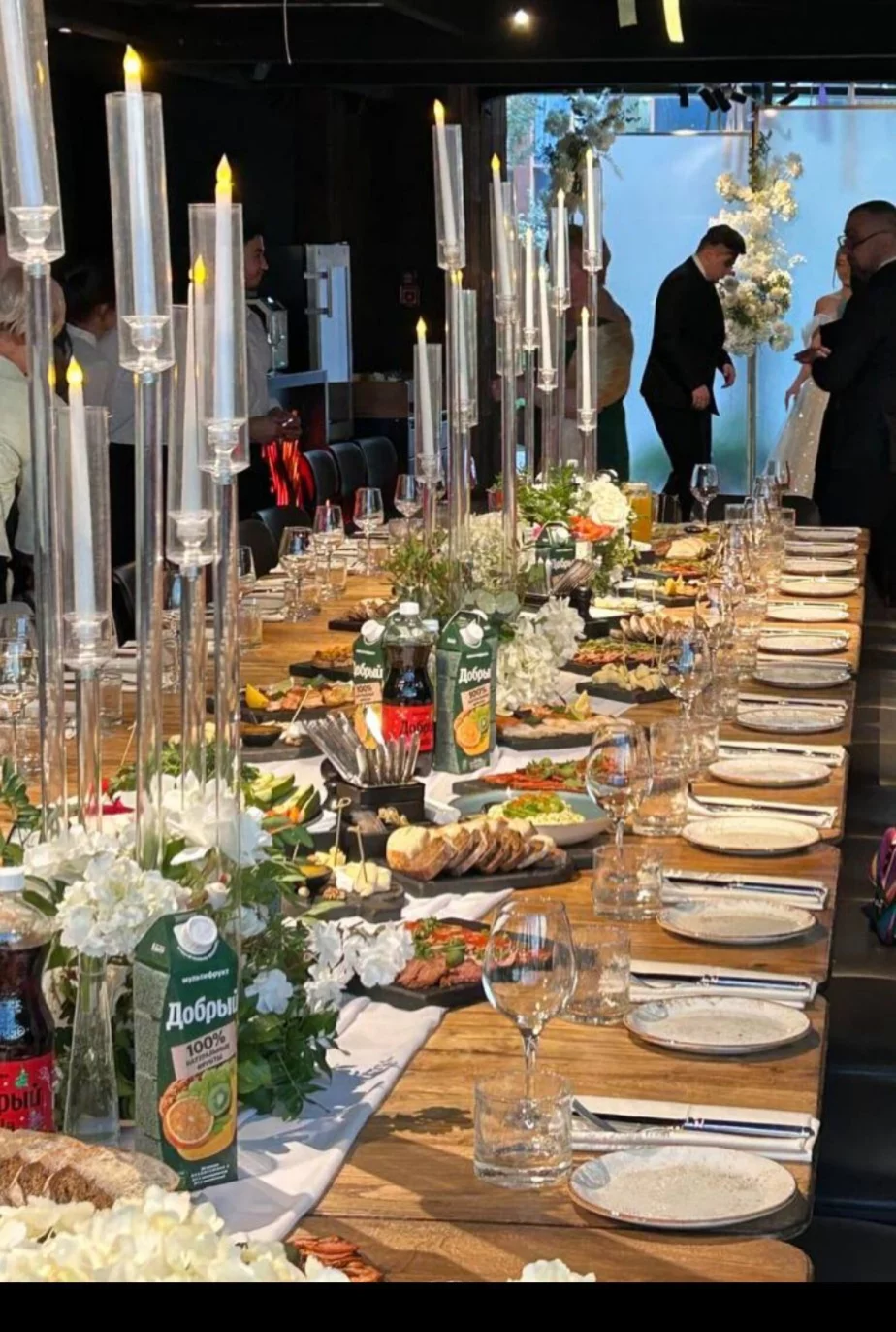 Интерьер/Экстерьер/Банкетная зона/Бар/Стол для двоих/Вход/Главный зал/Lounge зона банкетный зал Favorit Premium Cafe фото