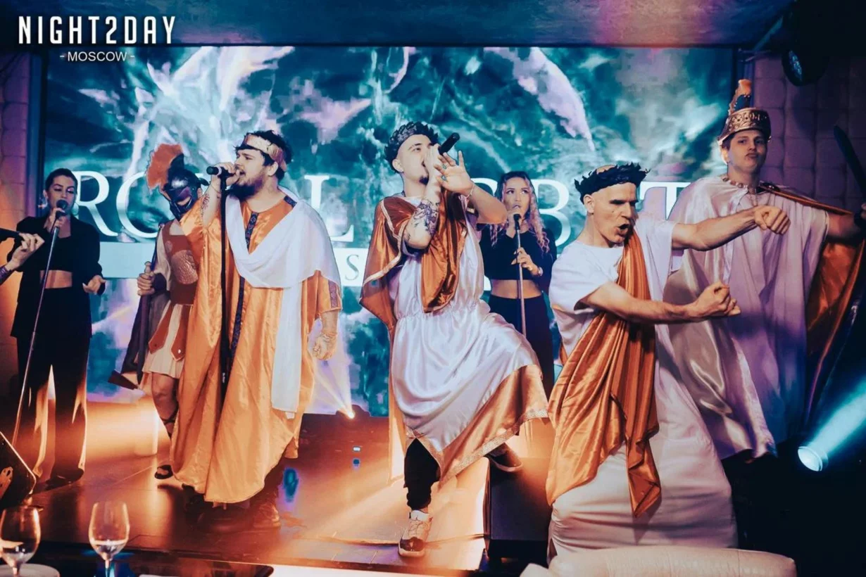 Интерьер/Экстерьер/Банкетная зона/Бар/Стол для двоих/Вход/Главный зал/Lounge зона караоке-клуб Royal Space by Royal Arbat фото