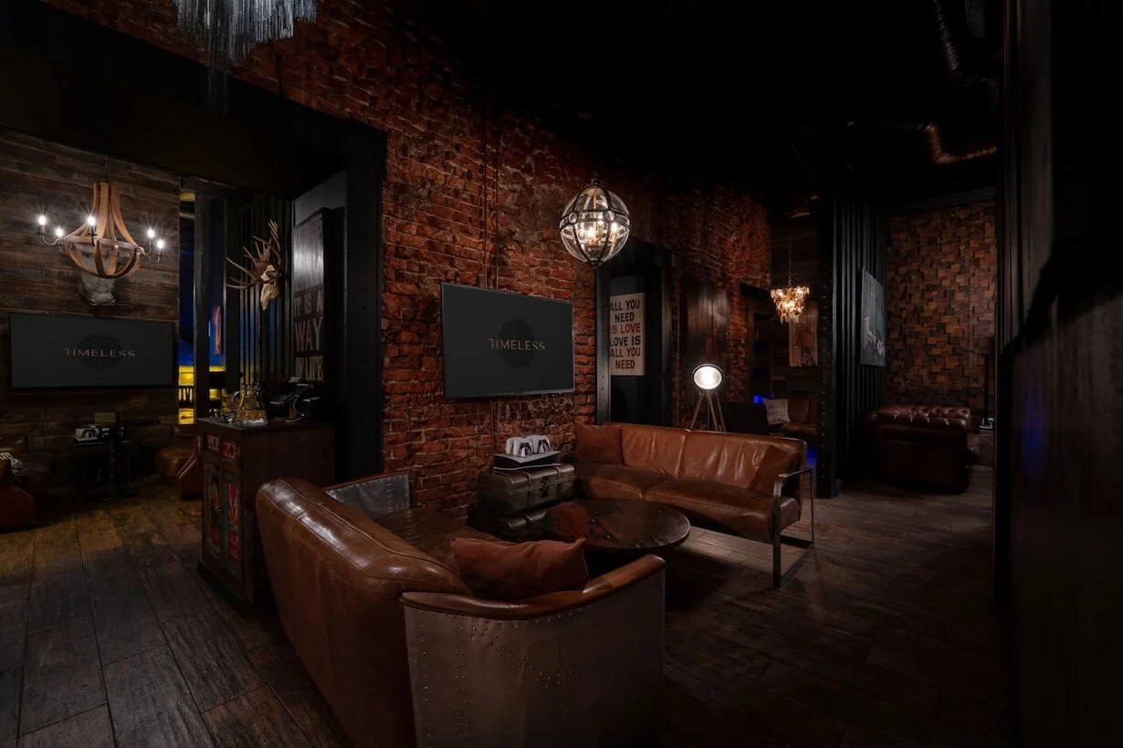 Интерьер/Экстерьер/Банкетная зона/Бар/Стол для двоих/Вход/Главный зал/Lounge зона кальянная Timeless Маяковская фото