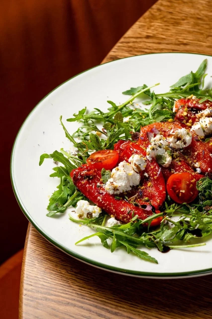 Интерьер/Экстерьер/Банкетная зона/Бар/Стол для двоих/Вход/Главный зал/Lounge зона ресторан IL Патио фото