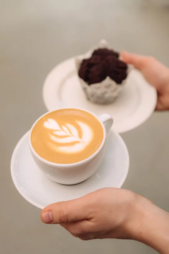 Интерьер/Экстерьер/Банкетная зона/Бар/Стол для двоих/Вход/Главный зал/Lounge зона кофейня Академия кофе фото