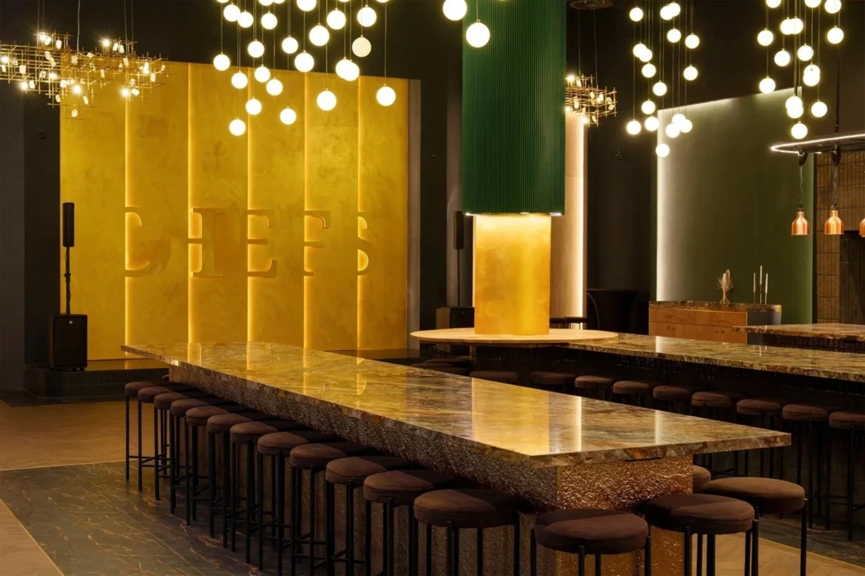 Интерьер/Экстерьер/Банкетная зона/Бар/Стол для двоих/Вход/Главный зал/Lounge зона кулинарная студия Chefs Eatertainment фото