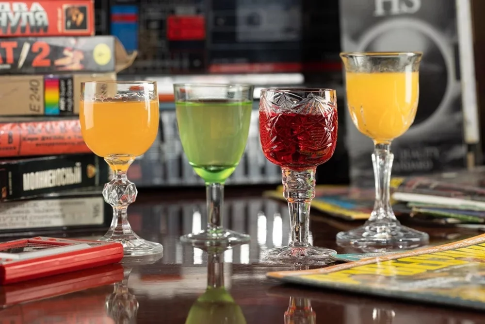 Интерьер/Экстерьер/Банкетная зона/Бар/Стол для двоих/Вход/Главный зал/Lounge зона рюмочная Евгенич фото