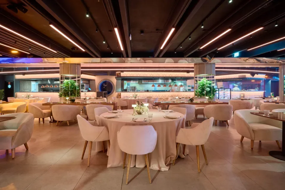 Ресторан «Vasilchuki Chaihona №1» / «Васильчуки чайхона номер один ...