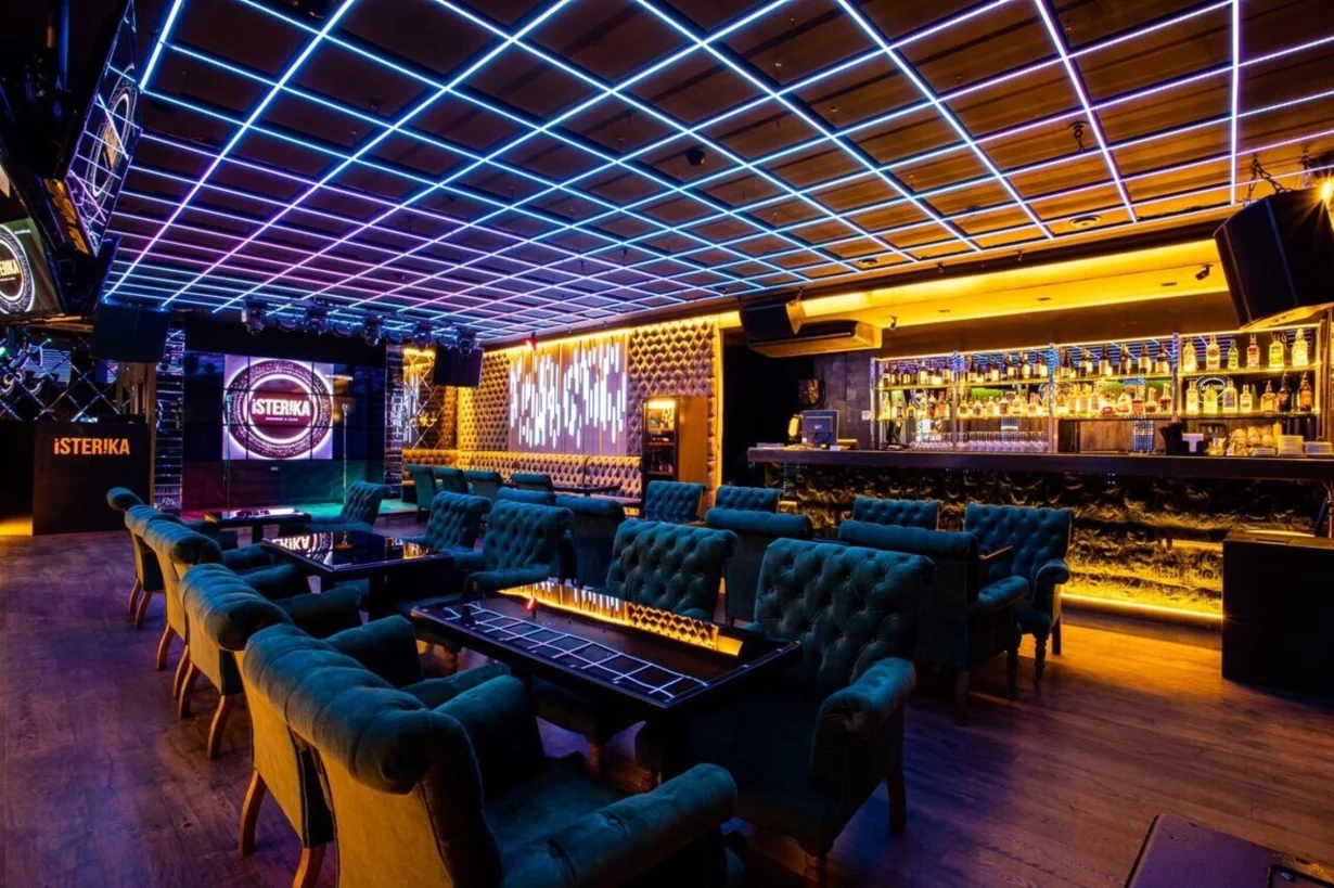 Queen's Karaoke bar - Events and guide Barcelona