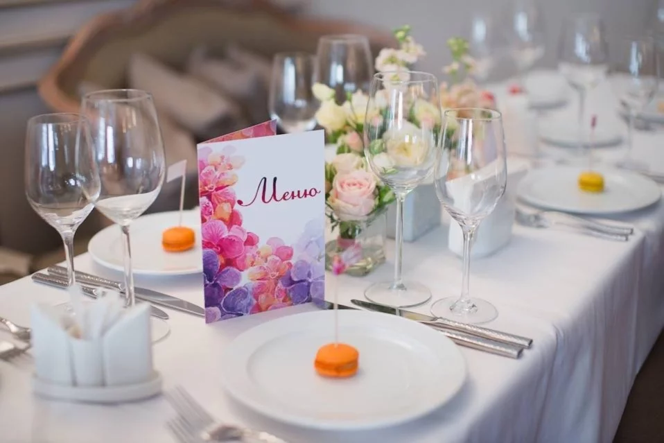 Интерьер/Экстерьер/Банкетная зона/Бар/Стол для двоих/Вход/Главный зал/Lounge зона ресторан Kostas фото