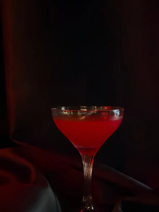 Интерьер/Экстерьер/Банкетная зона/Бар/Стол для двоих/Вход/Главный зал/Lounge зона лаунж Sin Lounge фото