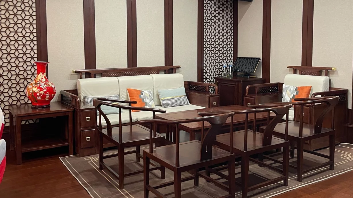 Интерьер/Экстерьер/Банкетная зона/Бар/Стол для двоих/Вход/Главный зал/Lounge зона ресторан Шанхай фото