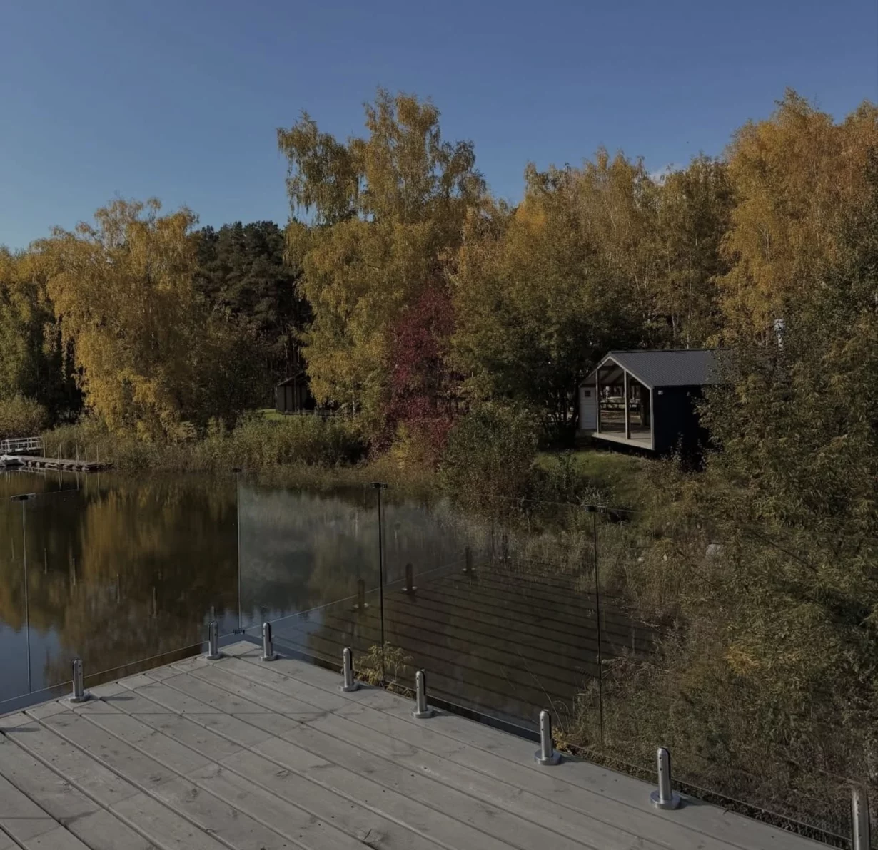 Интерьер/Экстерьер/Банкетная зона/Бар/Стол для двоих/Вход/Главный зал/Lounge зона ресторан Wood Wood Wood фото