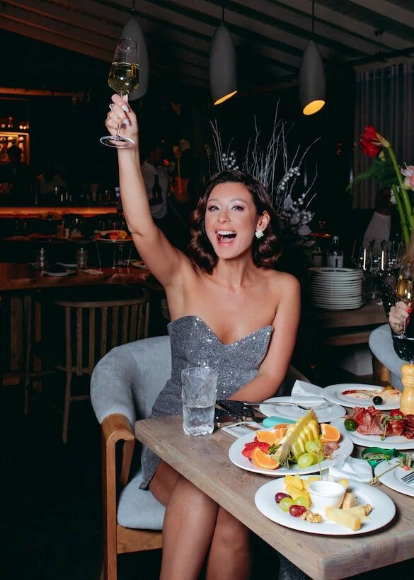 Интерьер/Экстерьер/Банкетная зона/Бар/Стол для двоих/Вход/Главный зал/Lounge зона ресторан Берег фото