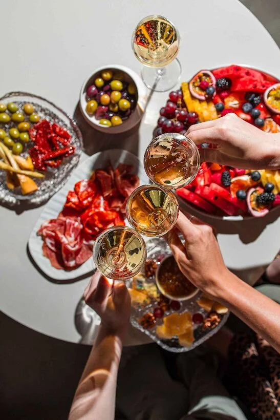 Интерьер/Экстерьер/Банкетная зона/Бар/Стол для двоих/Вход/Главный зал/Lounge зона клуб Department 57 фото